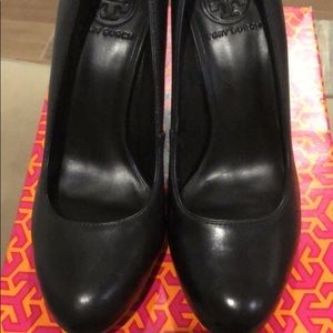 Black Leather Pump-Equestrian Calf